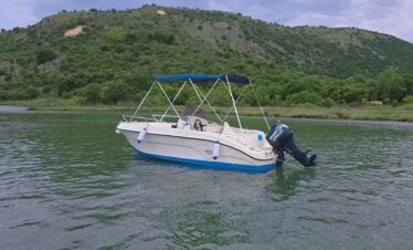 Boat Hire Ksamil 30 HP