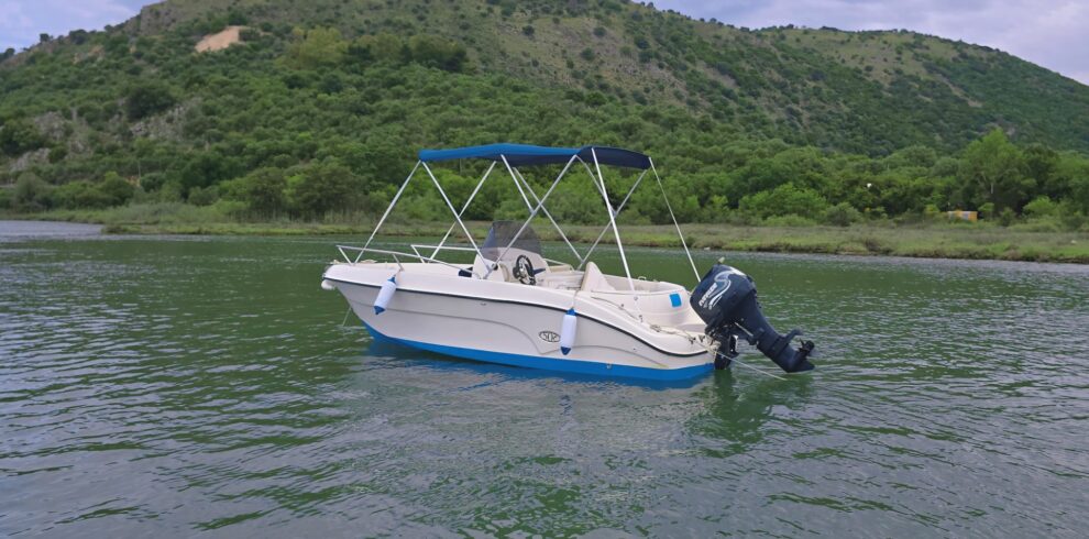 Boat Hire Ksamil 30 HP