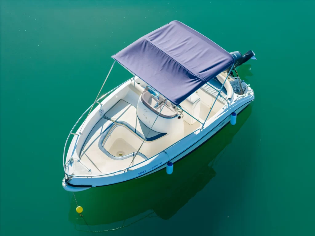 Boat rental in Ksamil Albania for up to five people with Yamaha 40 HP engine